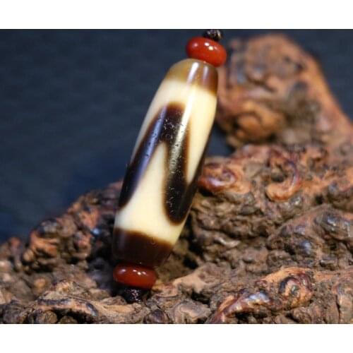 Treasure Magic Tibetan Old Agate Ivory Color Sharp Tiger Tooth totem dZi Bead Amulet 32MM Timestown UPD1210A