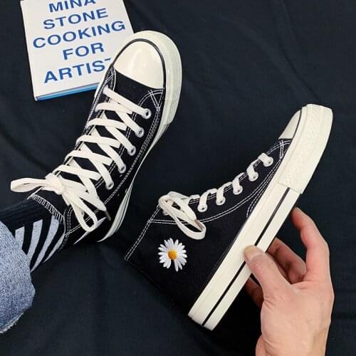 2021 Spring New Stylish Women Shoes Daisy Embroidery Fashion Trends Girl Sneakers Cloth Shoes Flower Yellow High Lace All Match