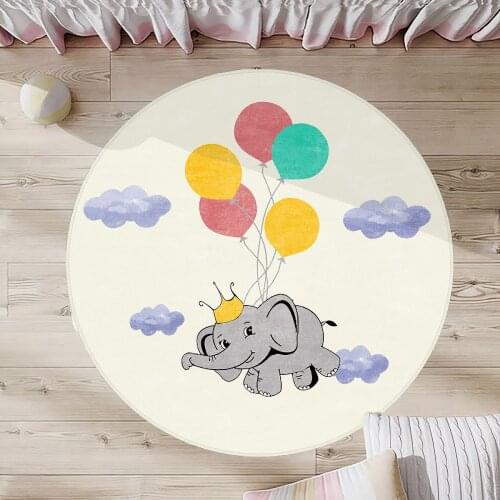 Beyaz Çocuk Odası Halısı pembe sarı yeşil balon bulut fil taç