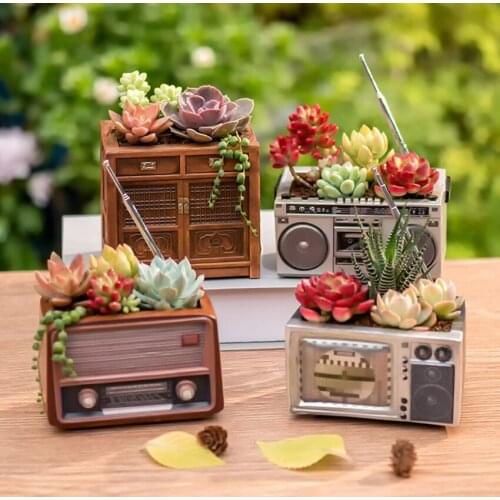 Retro Style Succulent Plant Potted TV Combination Potted Plant Classical Nostalgic Garden Fun Office Decoration Birthday Gift