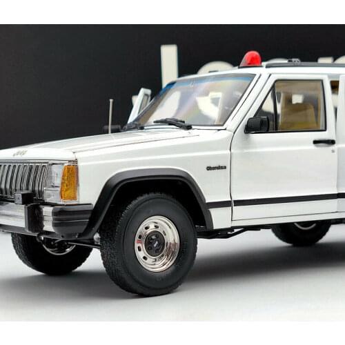 1/18 Jeep XJ Cherokee SUV 4x4 white Diecast Models Limited Collection diecast model car