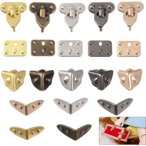 4Pcs Mini Metal Crafts DIY Manual BJD Doll Bags Parts Doll Suitcase Box Case Corner Protector Luggage Trunk Lock Box Accessories