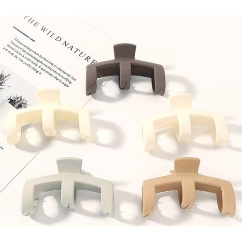 Fashion Claw Clip Women Hair Clip Elegant Colorful Solid Color Hair Claw Girls Crab for Hair Barrettes Hair Accessories 2021 New