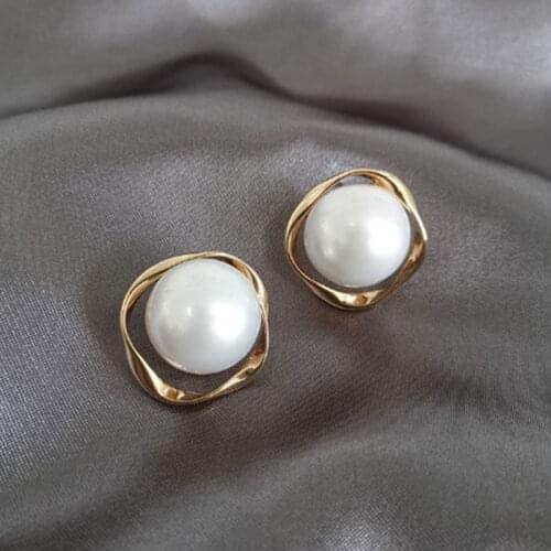 Chic Big Pearl Earrings For Women Sweet Charm Ear Rings Retro Irregular Twisted Earrings Antique Classic Trendy Jewelry Gift