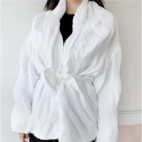2020 Winter Miyake Pleated Pure White French Retro Sweater cropped puffer Jacket Thickened Cotton Coats plus Size Women Coats