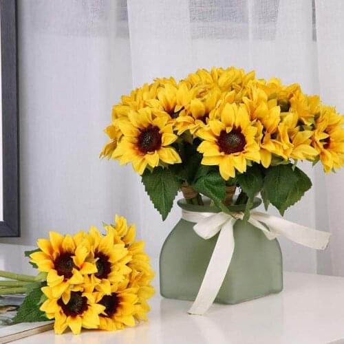 6 Pcs Artificial Sunflower Bouquet Fake Sunflowers with Stems for Wedding Bride Bridesmaid Holding Flower for Home Hotel