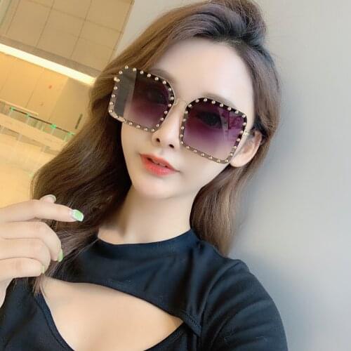 Ladies Oversized Square Sunglasses Women New Big Frame Designer Vintage Sun Glasses Rivet Fashion Female Shield Eyewear Shades