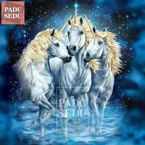 Diamond Painting Cross Stitch Three Unicorns 5D Diamond Embroidery DIY Full Round Mosaic Needlework Decor For Girls Room Unicorn