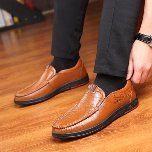 2021 New Solid Men Casual Leather Shoes Slip On Lazy Single Shoes Man Loafers Business Office Work Shoes For Male comfortable
