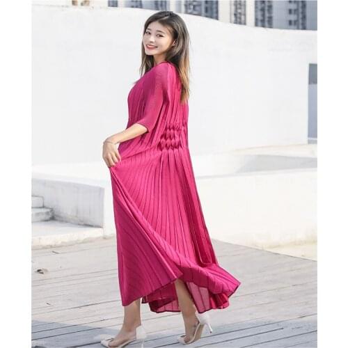 2021 new womens summer summer Miyake pleated dress French style large size covering belly and thin temperament long dress dress