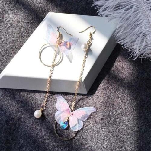2021 Korea Retro Asymmetrical Exquisite Butterfly Imitation Pearl Alloy Long Wings Earrings For Womens Best Gift
