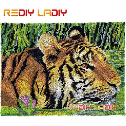 Latch Hook Rug King of Beast Lush Wall Tapestry Kits DIY Carpet Rug Lofty Yarn Cushion Arts Crocheted Fluffy Floor Mat Crafts