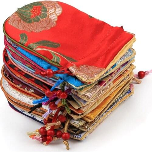 Thicken Cotton filled Small Christmas Bags Drawstring Gift Bag Wedding Party Favor Bags Chinese Silk brocade Jewelry Pouch 10pcs