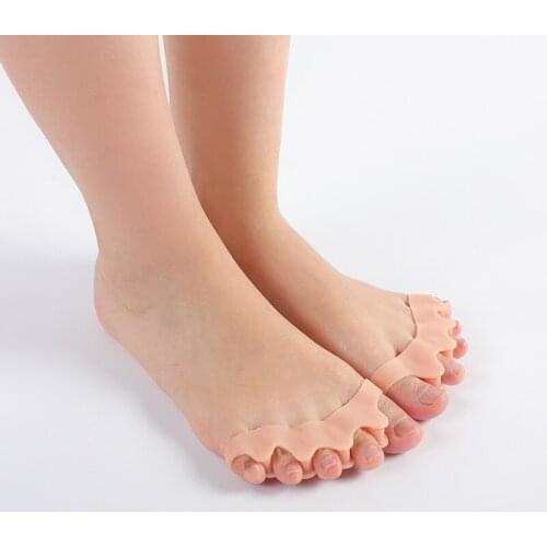Five-hole chain thumb valgus correction device separator overlap care toe correction device SBES foot clamp