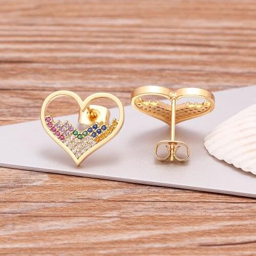New Classic Design Zircon Heart Stud Earrings for Women High Quality Romantic Female Accessories Timeless Styling Jewelry Gift