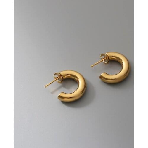 2021 New Moon Shape CC Hoop Titanium Steel Earrings Tarnish Free Jewelry Stainless Steel Basic Loop Earring For Lady