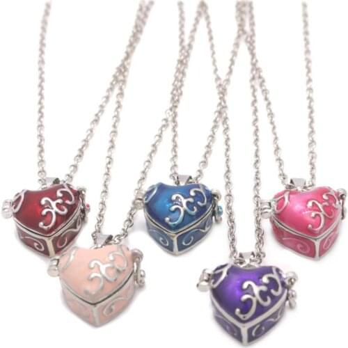 1PCS Vintage Heart Brass Picture Box Ash Pendant Can Open Pet Ashes Hair Souvenir Necklace With Chain