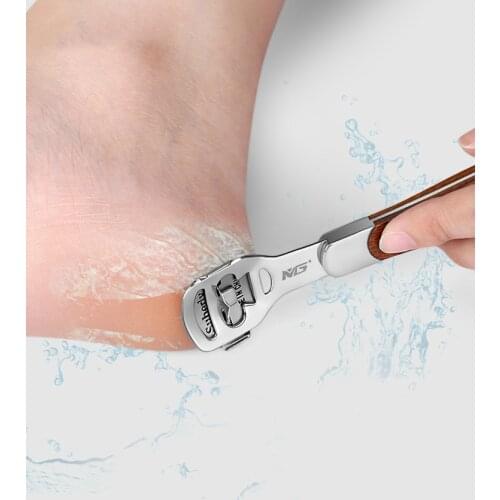 Pedicure knife to remove dead skin, scrape heel, rub calluses cleaning supplies