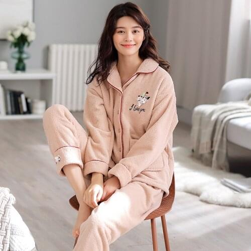 Womens Long-Sleeved Winter Flannel Cardigan Thickened Pajamas Loose Lapels Girls' Winter Lambswool Loose Homewear