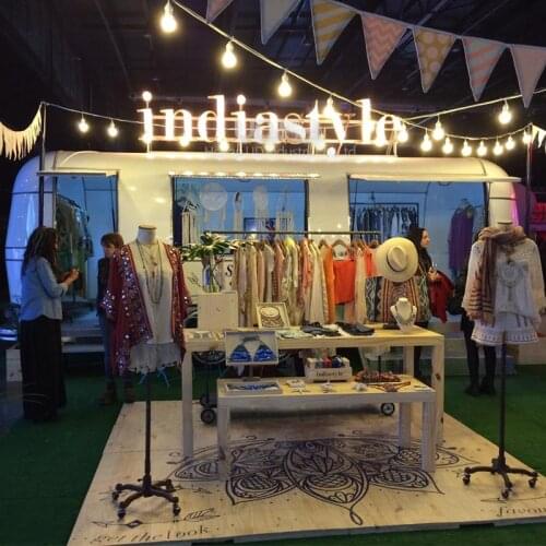 United Kingdom Hot Sale Ice Cream Snacks Mobile Customers Clothes Shop Food Truck