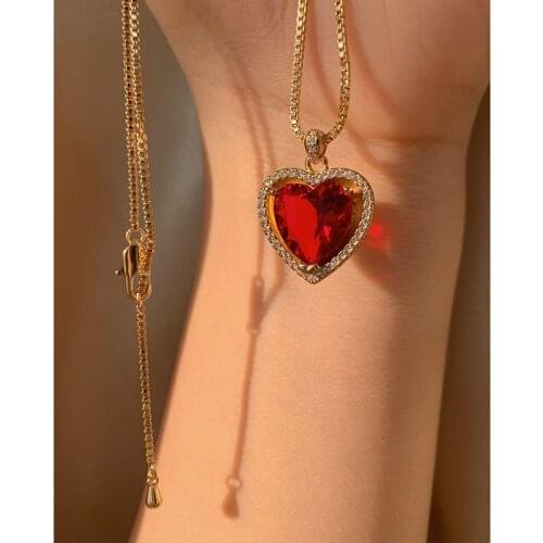 Love gem inlaid clavicle chain annual meeting evening gift Necklace