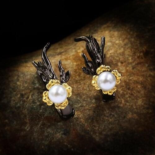 Vintage Female White Pearl Small Earrings Charm 14KT Black Gold Wedding Earrings For Women Dainty Bridal Flower Stud Earrings