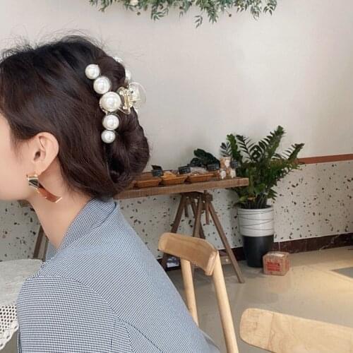 Elegant Pearl Hair Claws Woman Hairpin Hair Clip Claws Ladies Headwear Accessories Girl Crab Headwear Hairgrip Fashion Barrettes