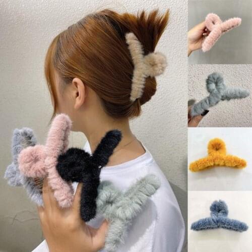 Faux Fur Hair Claws Combs Clamps Autumn Winter Hairpins Barrette Korean Plush Hair Clip Fashion Women Hairgrips Hair Accessories