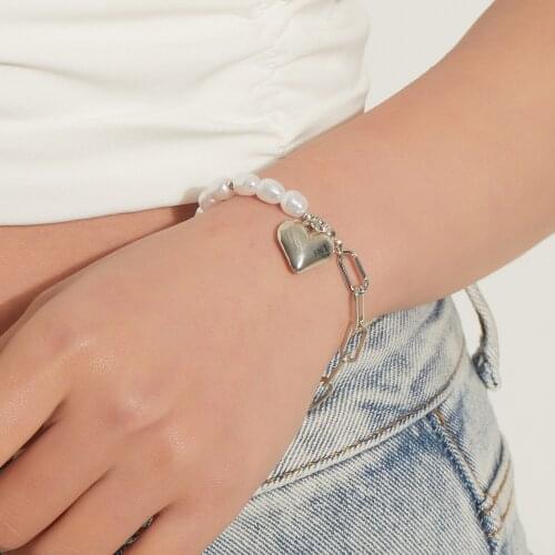 Imitation Pearl Bracelet for Women Irregular Splicing Heart Charm Bracelets Female Silver Color 2021 Fashion Jewelry Hand Chain