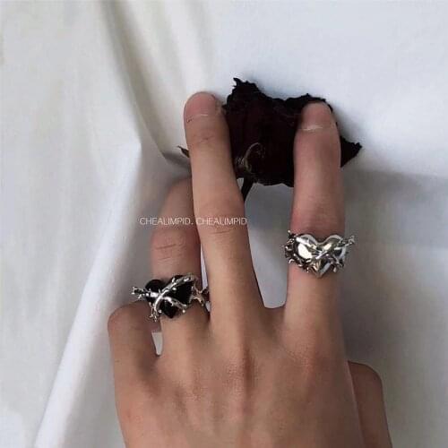 2021 New Punk Style Thorn Heart Rings for Woman and Man Open To Adjust Black Heart Rings Hip-hop Thorn Heart Ring Jewelry
