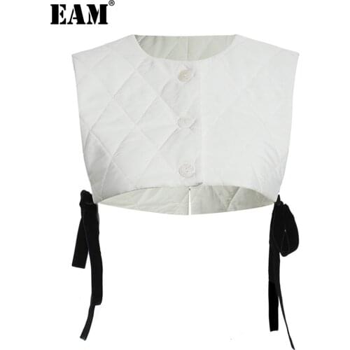 [EAM] Women Loose Fit White Cotton-padded Short Bandage Vest New Round Neck Sleeveless Fashion Tide Autumn Winter 2021 1DB622