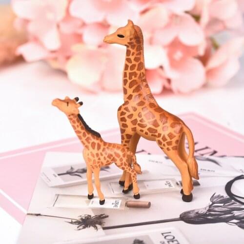 2pcs/Set Artificial Mini Sika Deer Giraffe Fairy Garden Miniatures Gnomes Moss Terrariums Resin Crafts Figurines Stand Ornament