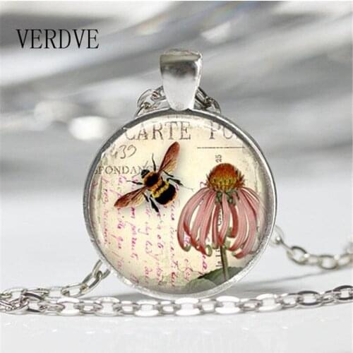 Bee Necklace Honeybee Coneflower Garden Flower Floral Cabochon Charm Pendant Necklace Fashion Jewelry Gifts for Women Men