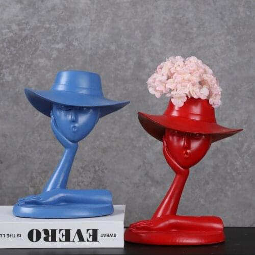 Creative Modern Girl Decoration Home Living Room Office Desk Soft Decoration Art Resin Craft Decoration Home Decor