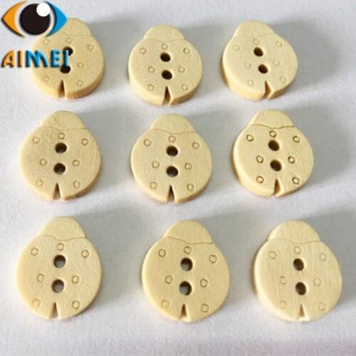 100pcs/lot Cartoon Ladybug Wooden Clothes Button Cartoon Diy Button For Clothing Handmade Material Sewing Accessories