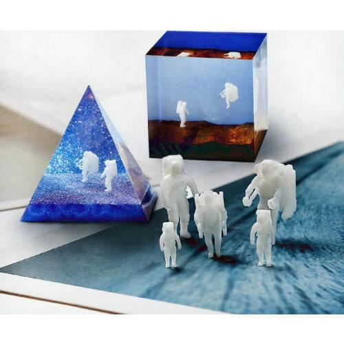 3D Astronaut DIY Crystal Epoxy Resin Jewelry Charms Fillings Mini Spaceman Handmade Resin Pendant Stuff Accessories
