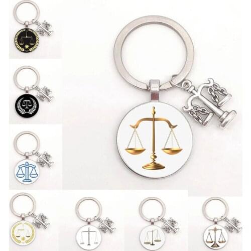 Designer Key Chain Retro Judge Golden Balance Judge Messenger MenS Fashion Keychain High Quality Silver Glass Keychain Law Stud
