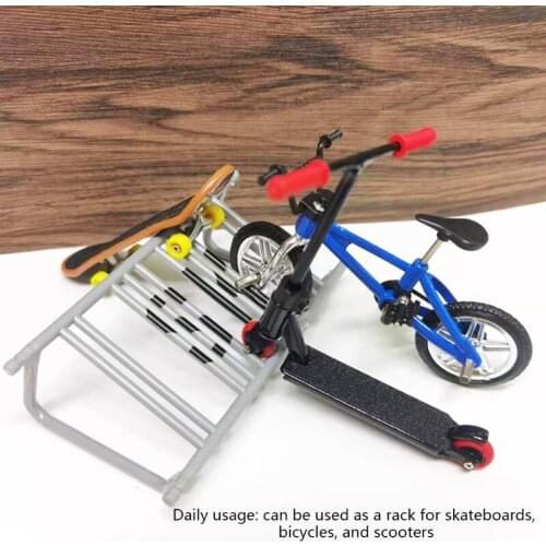 1Unit Mini Finger Model Scene Accessories Tiny Fingerboard Scooters Obstacles for Fingers Dollhouse Decorations 77HD