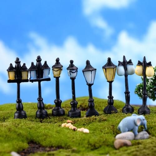 Retro Mini Street Lamp Miniature Garden Ornament Streetlight Figurines Fairy Garden Decoration Resin Craft Micro Landscaping