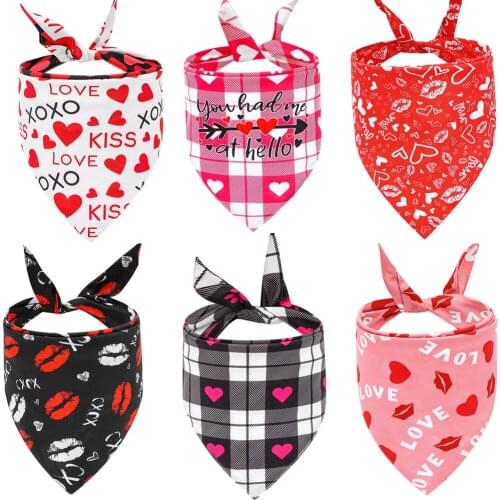 Valentines Day Dog Triangle Bandana Kiss Patter Pet Saliva Towel Double-sided Dog Headscarf Pet Supplies Cat Neck Circumference