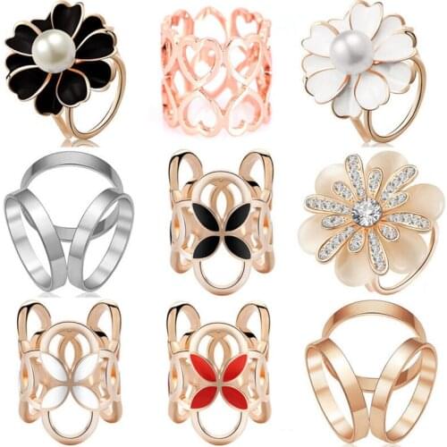 1 Pcs Luxury Crystal Rhinestone Scarf Clips For Women Christmas Xmas Jewelry Fashion Flowers Brooch Scarf Buckle Bouquet