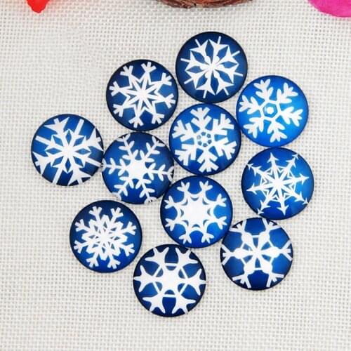 5PCS/lot Random Christmas Snowflake Pattern Magnetic Cross Stitch Tools Accessories Glass Suction Needle Supplies