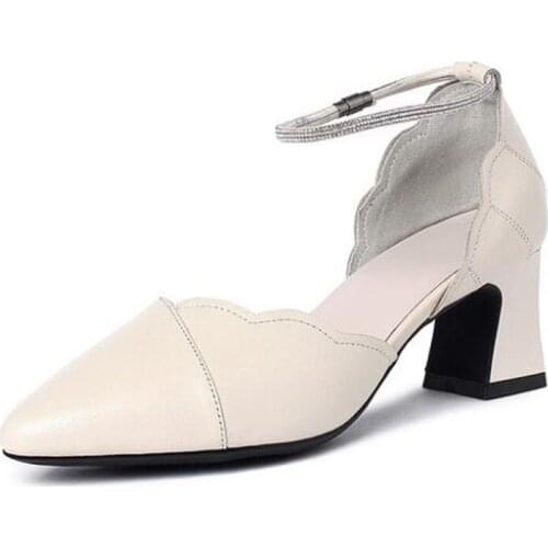 Famous 2020 New Top Soft Cowhide Rhinestone Shoes High Heel Sandals Fashion Pointed Sandals Summer Women Sandals Leather Sandals