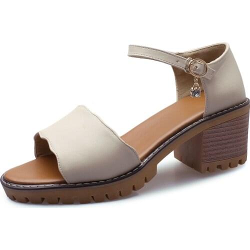 2019 summer new style with square buckle with 40-43 wild womens sandals