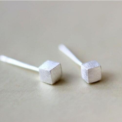 New Fashion Personality 925 Sterling Silver Jewelry Three-dimensional Square Simple Wild Fine Earrings SE10