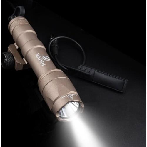 M600C Strong Light Lit LED Tactical Flashlight Outdoor Lighting Equipped with Aluminum Alloy