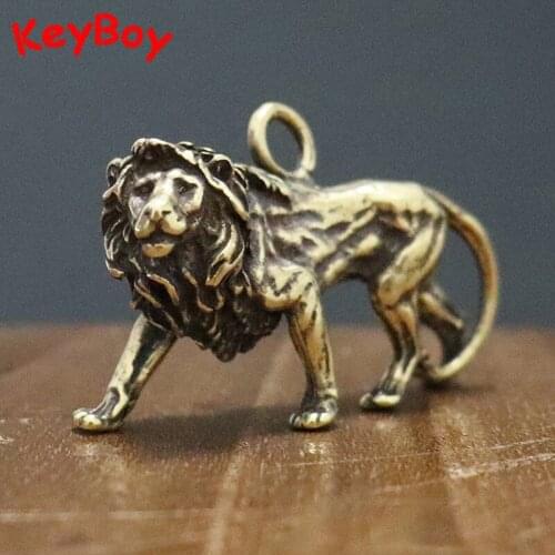 Vintage Brass King of The Steppe Lion Keychain Pendant Jewelry Copper Cats Key Holder Hanging Ornaments Car Keyrings Decorations
