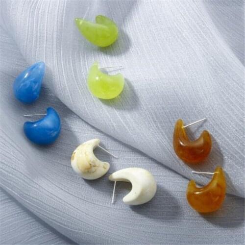Simple Temperament Girl Earrings Summer Multi-Color Resin Earrings for Women Elegant Female Stud Ear Jewelry