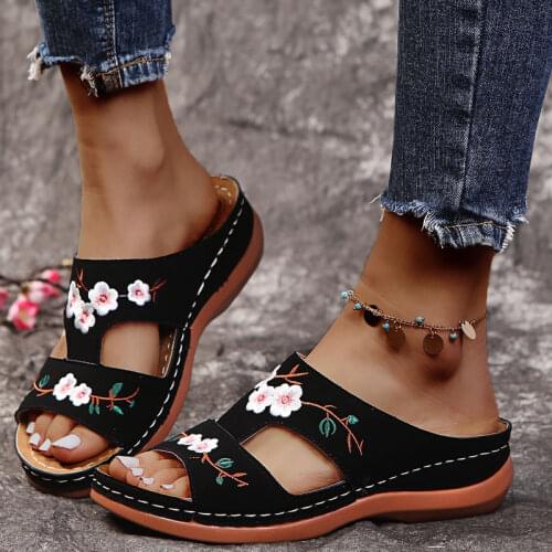 New Floral Embroider Slippers Soft Leather Sandals Platform Roman Flip Flops Hollow Wedges Shoes Female Summer Slippers Big Size