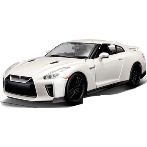 Bburago Diecast 1:24 Scale Nissan GT-R Alloy Simulation Car Model 18 Year Old Adult Toy Collection Decoration Gift